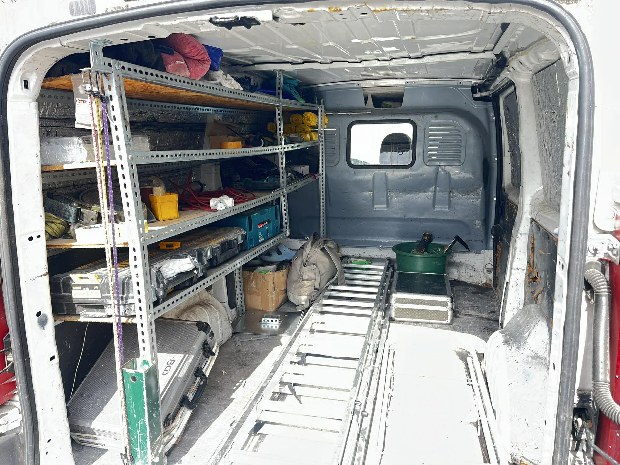 260 cm dužine utovarni prostor 130 cm visine